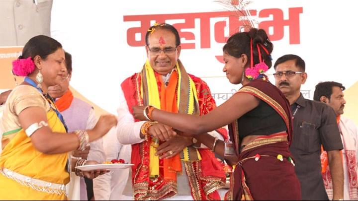 मुख्यमंत्री लाड़ली बहना योजना लागू करने के लिए मुख्यमंत्री श्री चौहान को दिया धन्यवाद